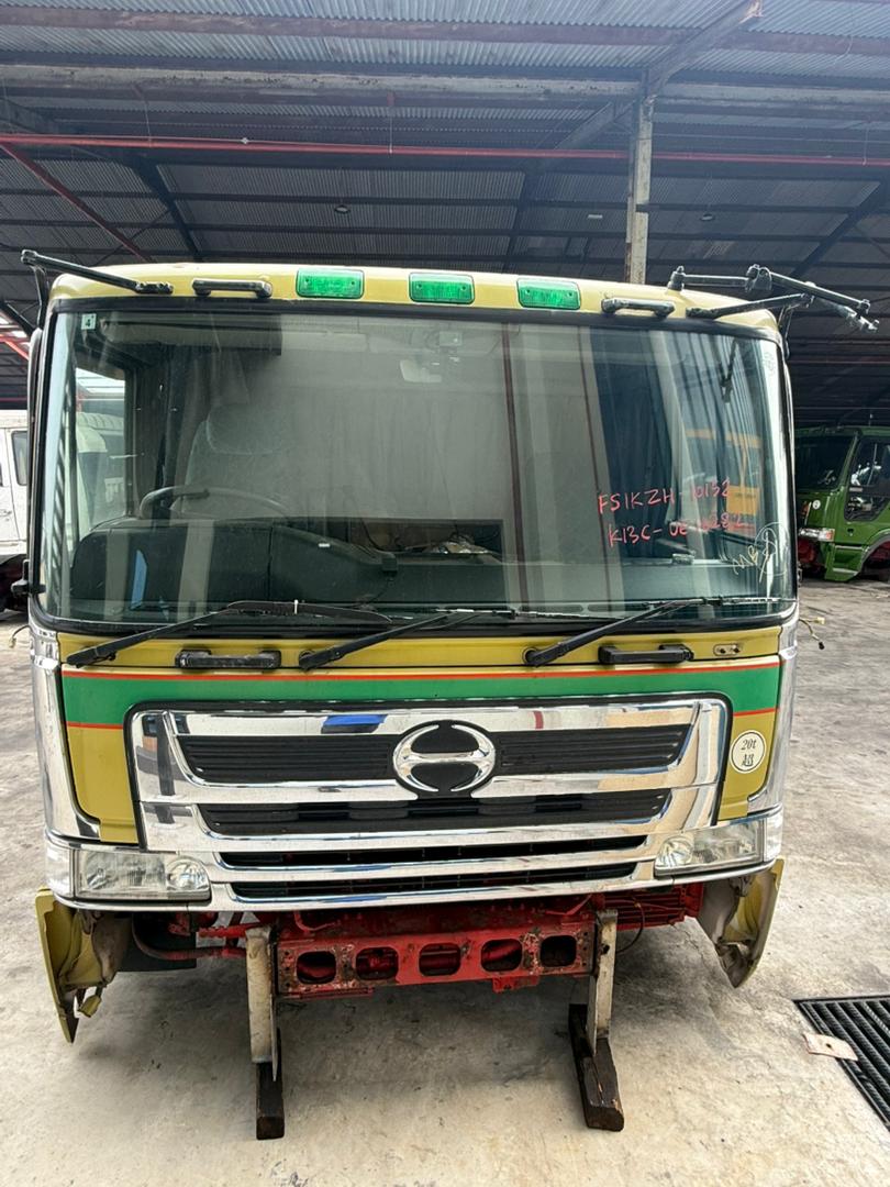 Hino cabin assembly with K13C engine code tagged.